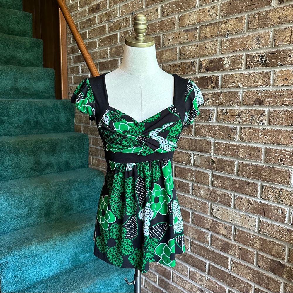 VTG Y2K 2000s Green & Black Floral Babydoll Top